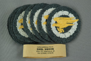 Paratrooper badge in cloth